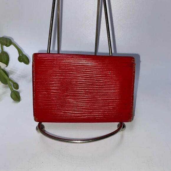 Authentic Louis Vuitton Epi Leather 6 Key Wallet Red - Picture 2 of 7